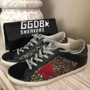 Amazing Red Star & Gold Glitter Black Superstar